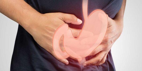 causas e condições de inchaço abdominal