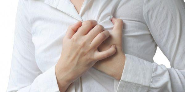 dor no peito causas de dor no peito quando dormindo